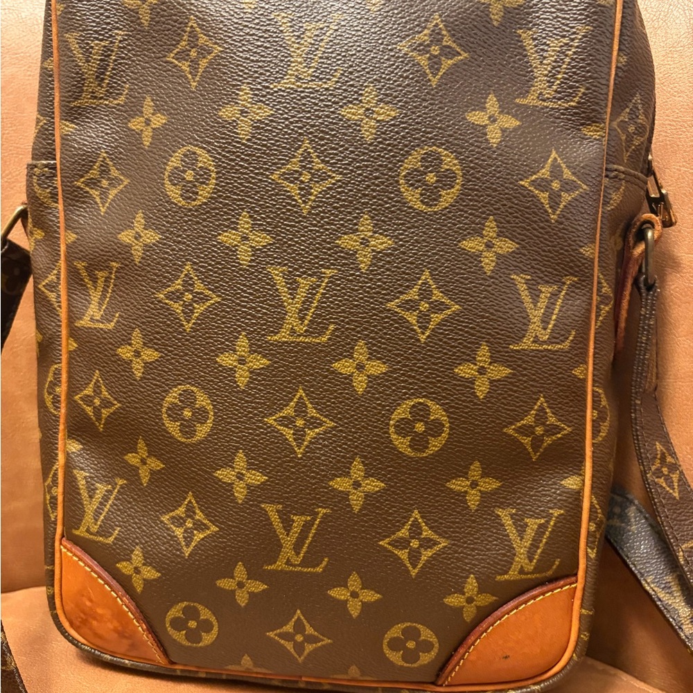 Louis Vuitton Brown Monogram Danube Bag with COA - Picture 8 of 16